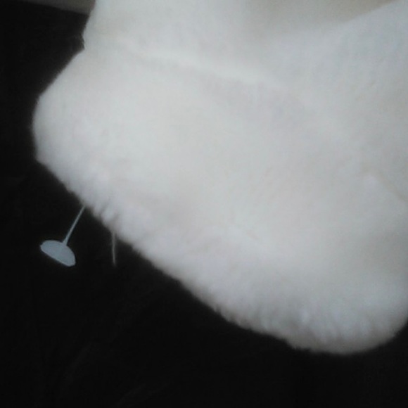 Vintage White Faux Fur Jacket - Picture 6 of 10
